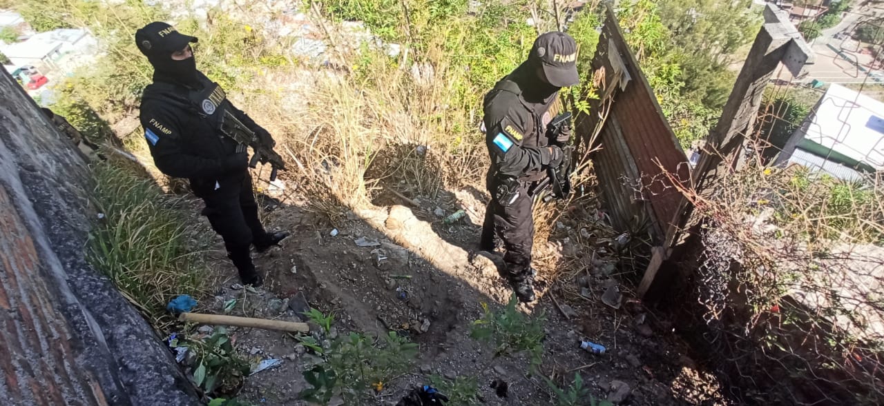 Descubren cementerio clandestino en la colonia Nueva Esperanza de la capital