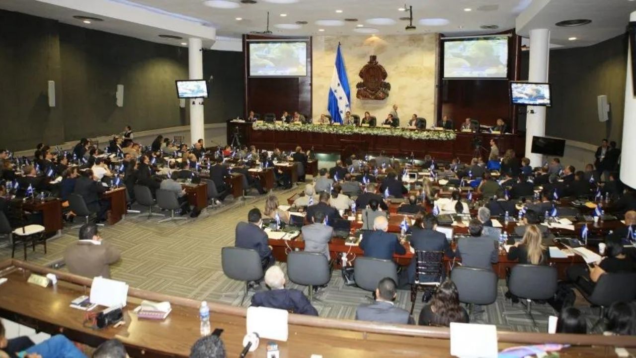 Diputados han hecho una 'piñata' con los recursos del Fondo Departamental, revela informe