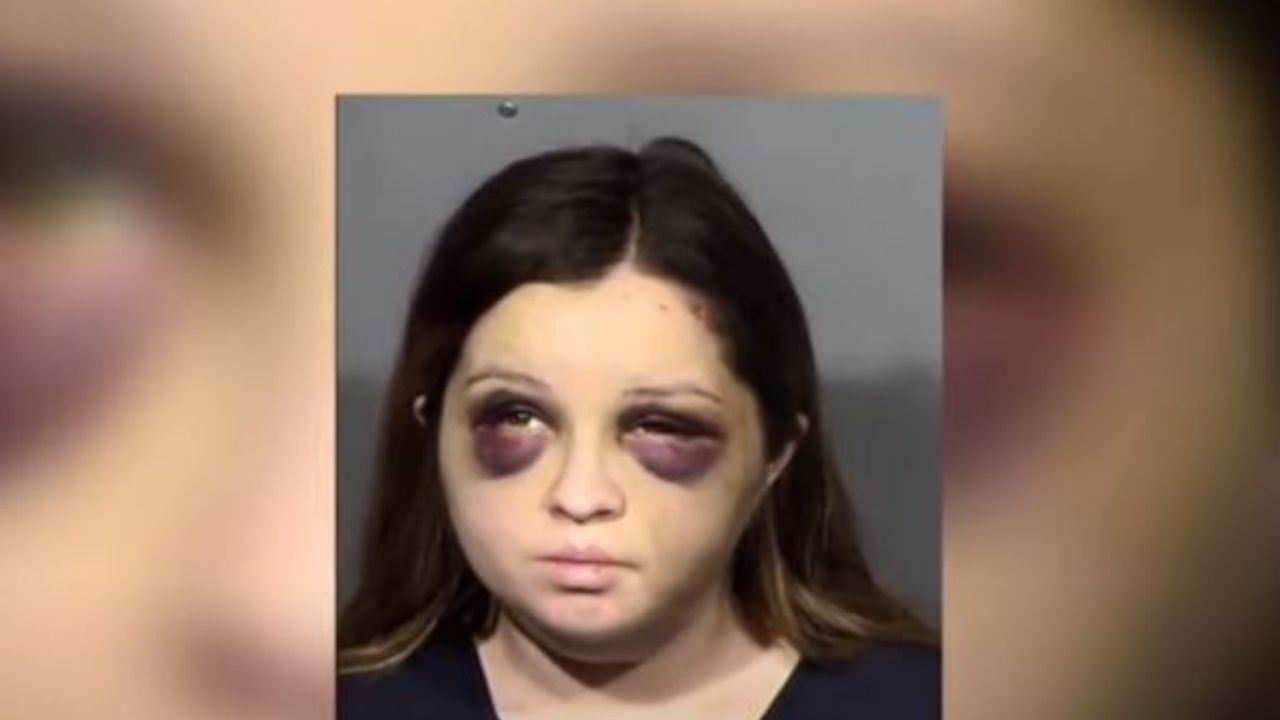 Joven madre intenta matar a su bebé porque 'era malvado' y tenía 'un olor anormal'