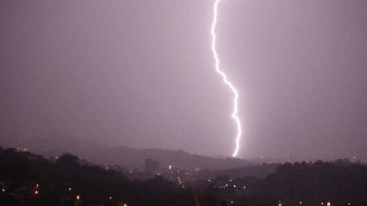 Fuertes lluvias con actividad eléctrica pronostican hoy para estas 4 zonas de Honduras