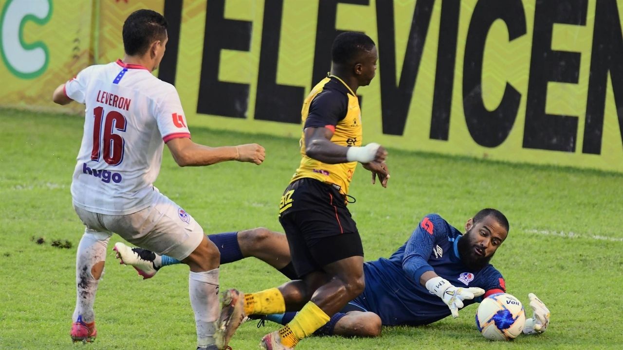 Olimpia retiene el liderato en Honduras y Motagua rompe una racha negativa