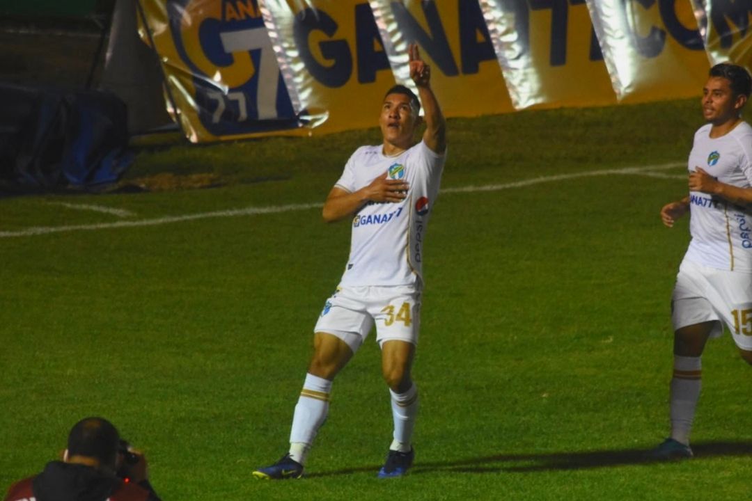 Kevin López anota en el empate del Comunicaciones en la Liga de Guatemala