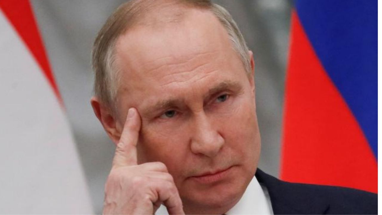 Putin se sometería a una operación por un cáncer y podría entregar el poder