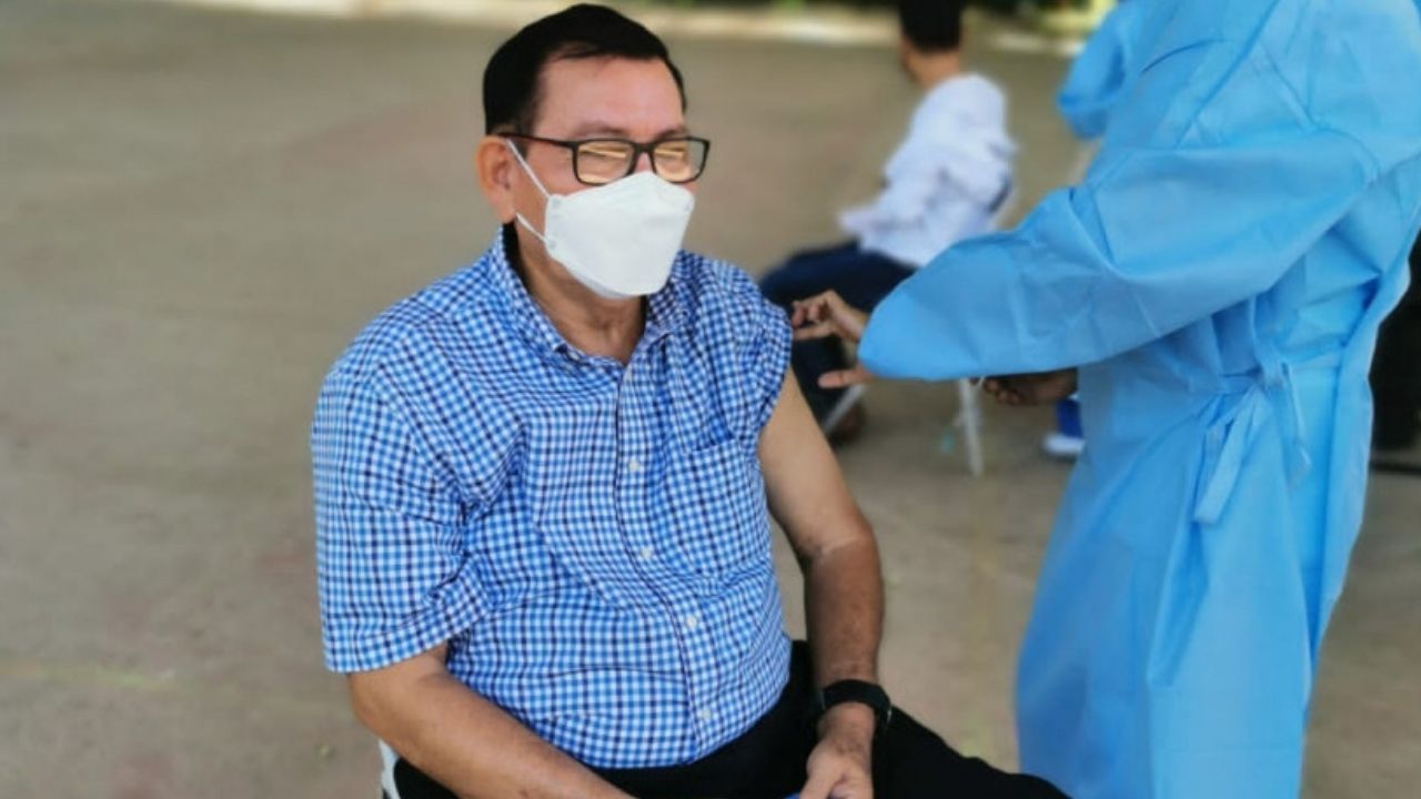 Salud inicia aplicación del segundo refuerzo de la vacuna anticovid a mayores de 60 años