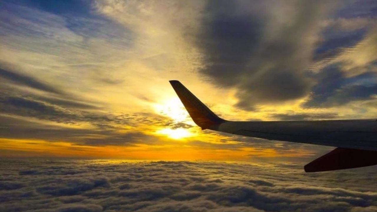 Desaparece un avión turístico con 22 personas a bordo en Nepal