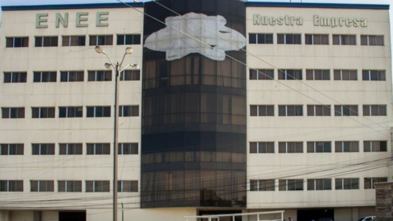 Editorial HRN: Desacuerdos y dudas sobre la estrategia de rescate de la ENEE