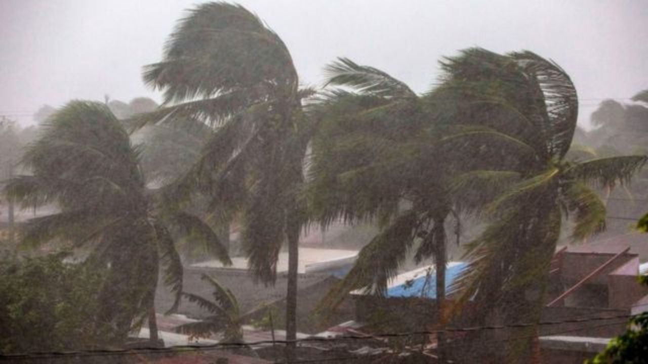 Por está razón impactan los huracanes en Honduras, según Copeco