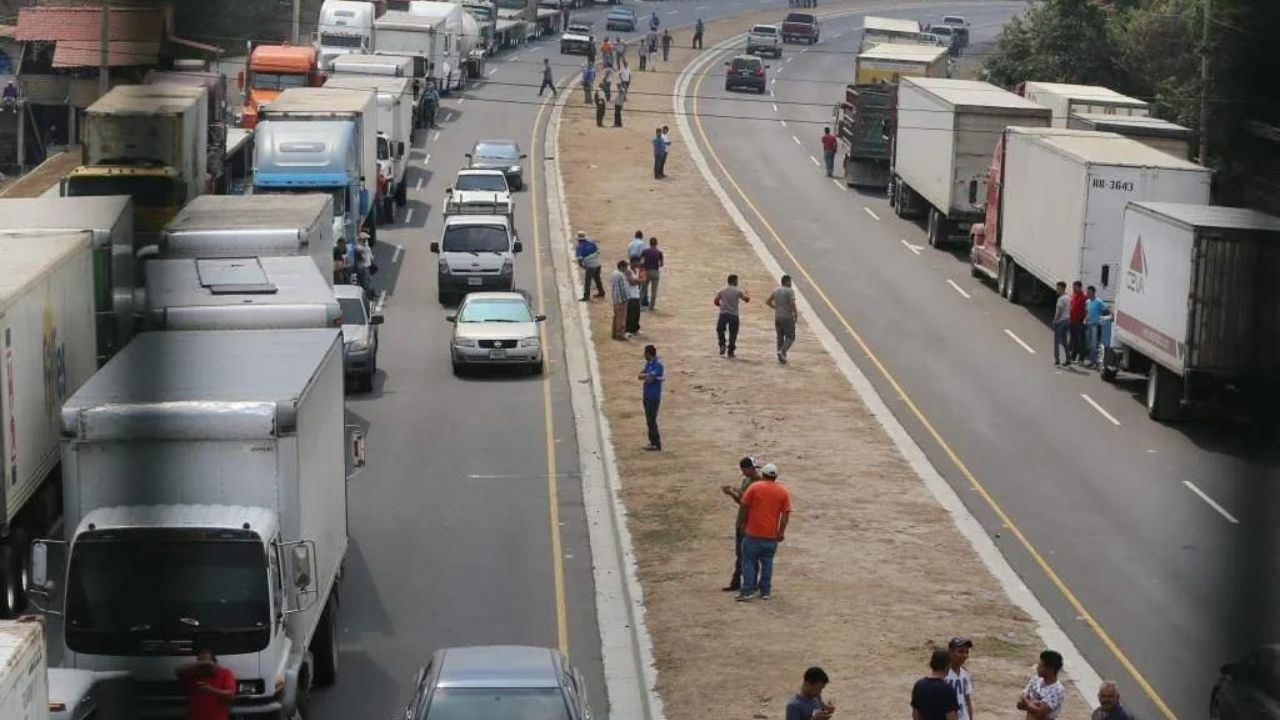 Editorial HRN: Tomas de carreteras, un artero golpe a la economía hondureña