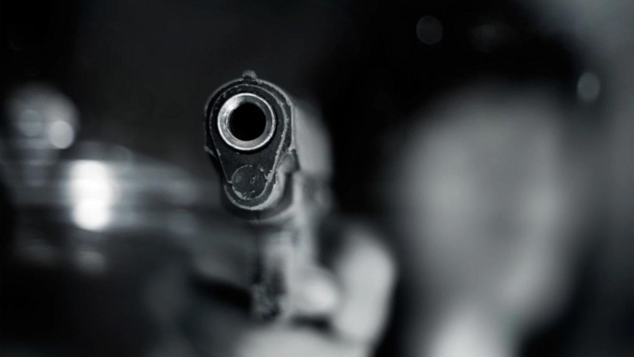 Pediatra contrata a sicario para matar a su ex; esta fue la gran sorpresa que se llevó