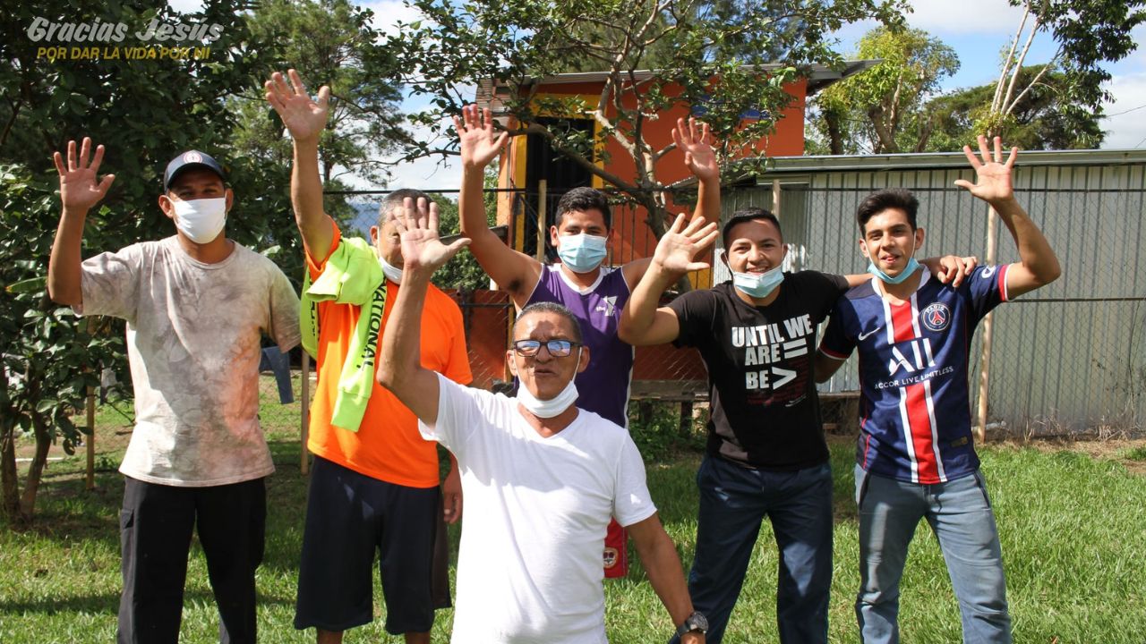 Proyecto Victoria ha ayudado a personas a salir del alcohol y las drogas ¡Necesitan nuestro apoyo!