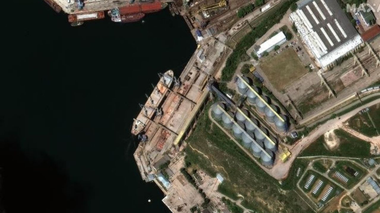 Imágenes satelitales muestran cómo rusos roban grano cultivado en Ucrania