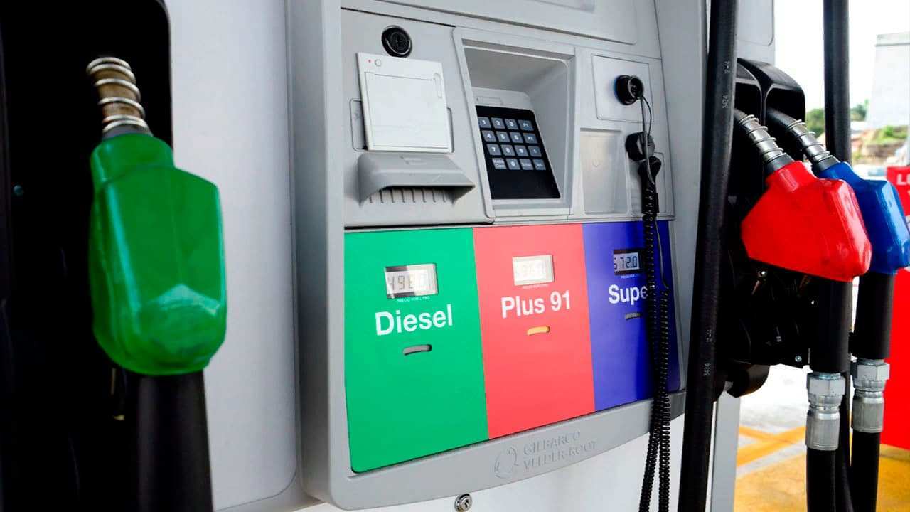 Gobierno ordena congelamiento de precio de la gasolina regular y diésel por 4 semanas