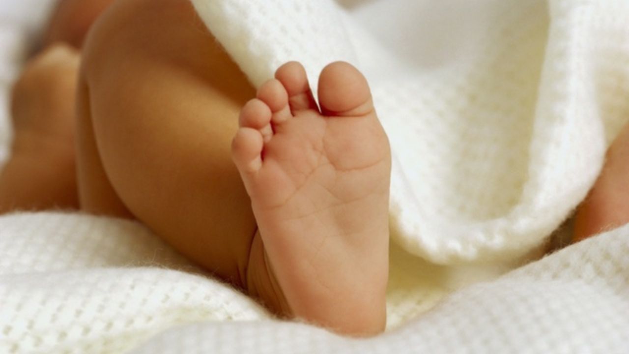 Mujer mató a su hija de 5 años por sentir celos de la relación que tenía con la novia de su papá