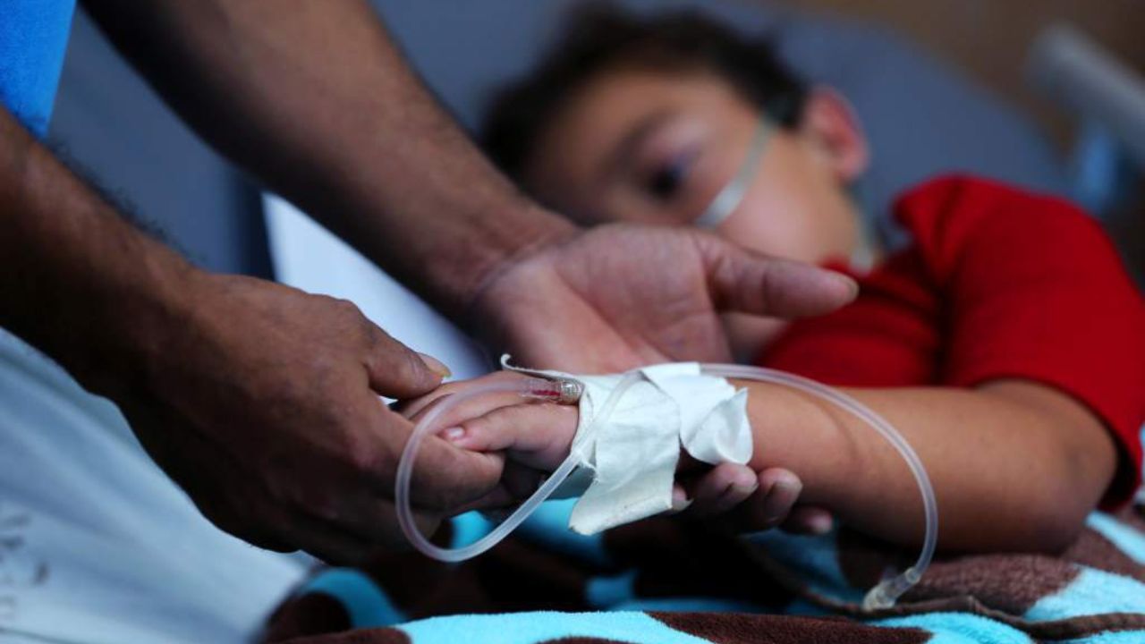 'Sangrado masivo' en niños con dengue sería provocado por automedicación: Carlos Umaña