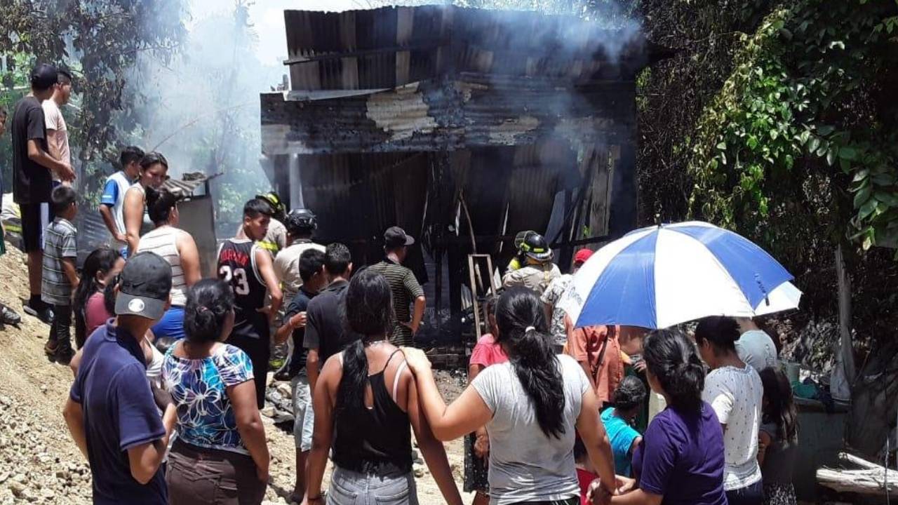 Niñas buscaron refugio bajo una mesa para protegerse del fuego en Cortés; murieron calcinadas
