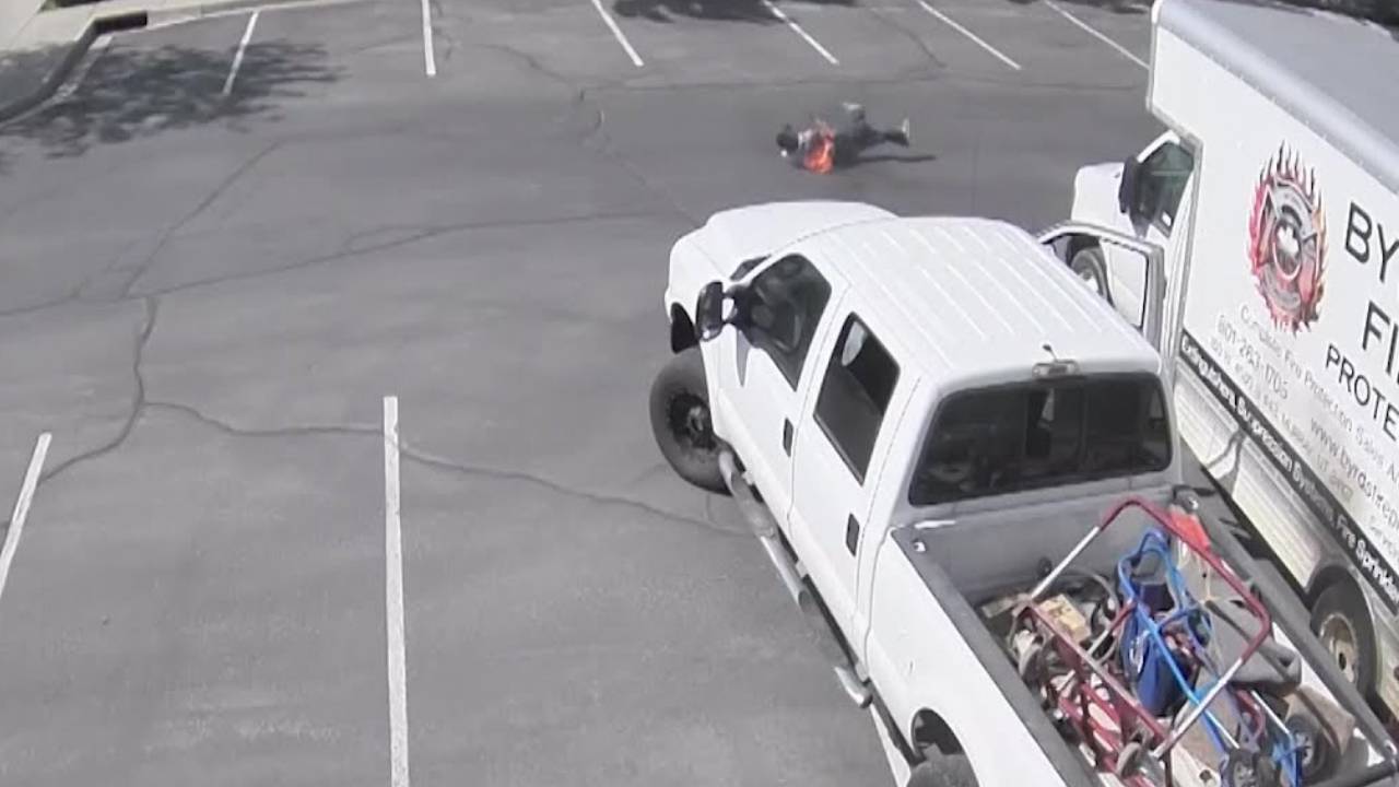Impactante vídeo de un hombre que terminó en llamas al intentar robar gasolina