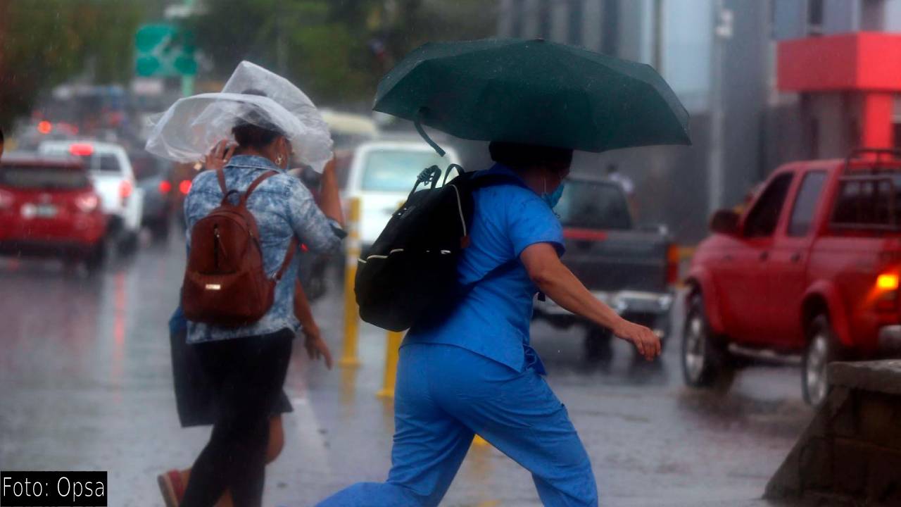 Bonnie seguiría esta trayectoria antes de dejar lluvias en Honduras el próximo fin de semana