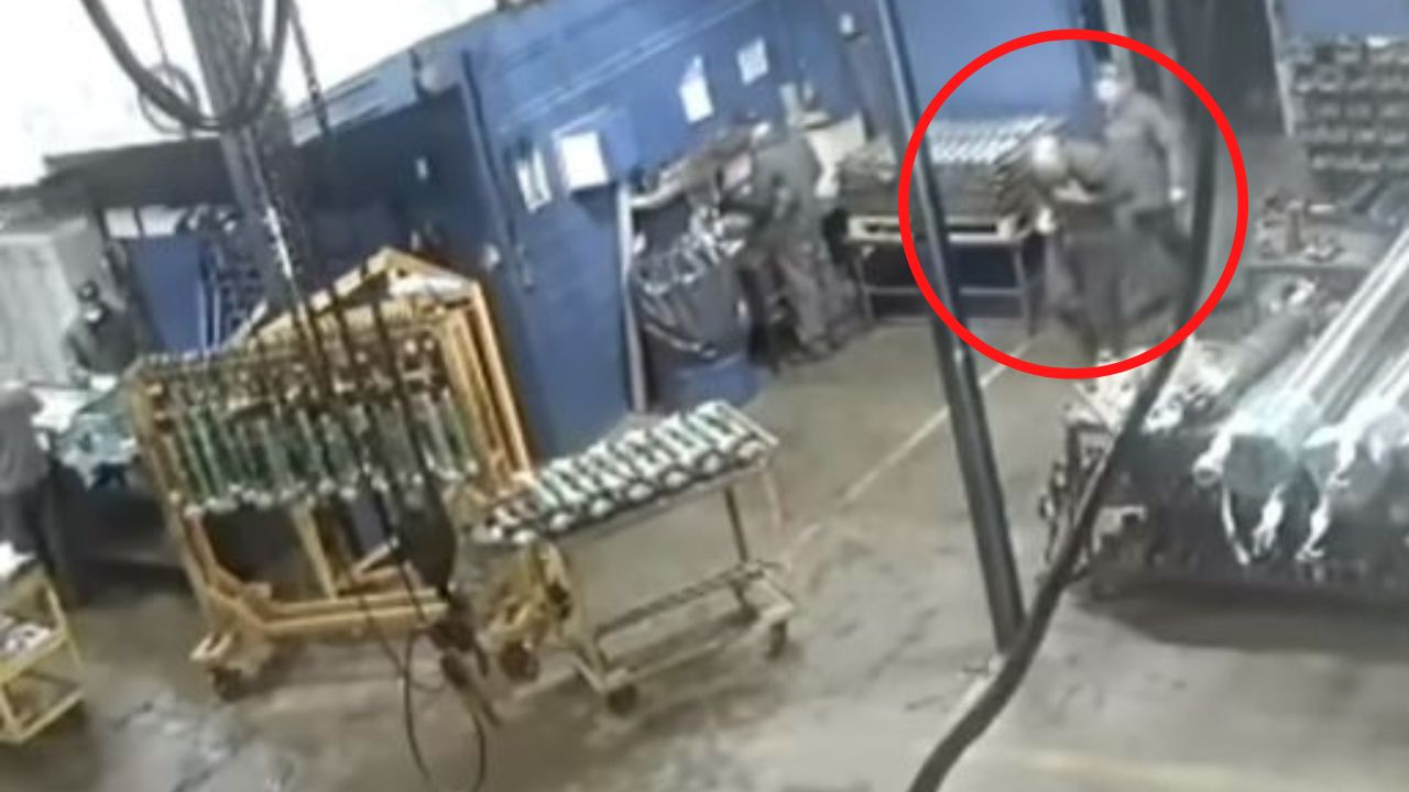 Jefe mata a su empleado por tomar café fuera del horario permitido