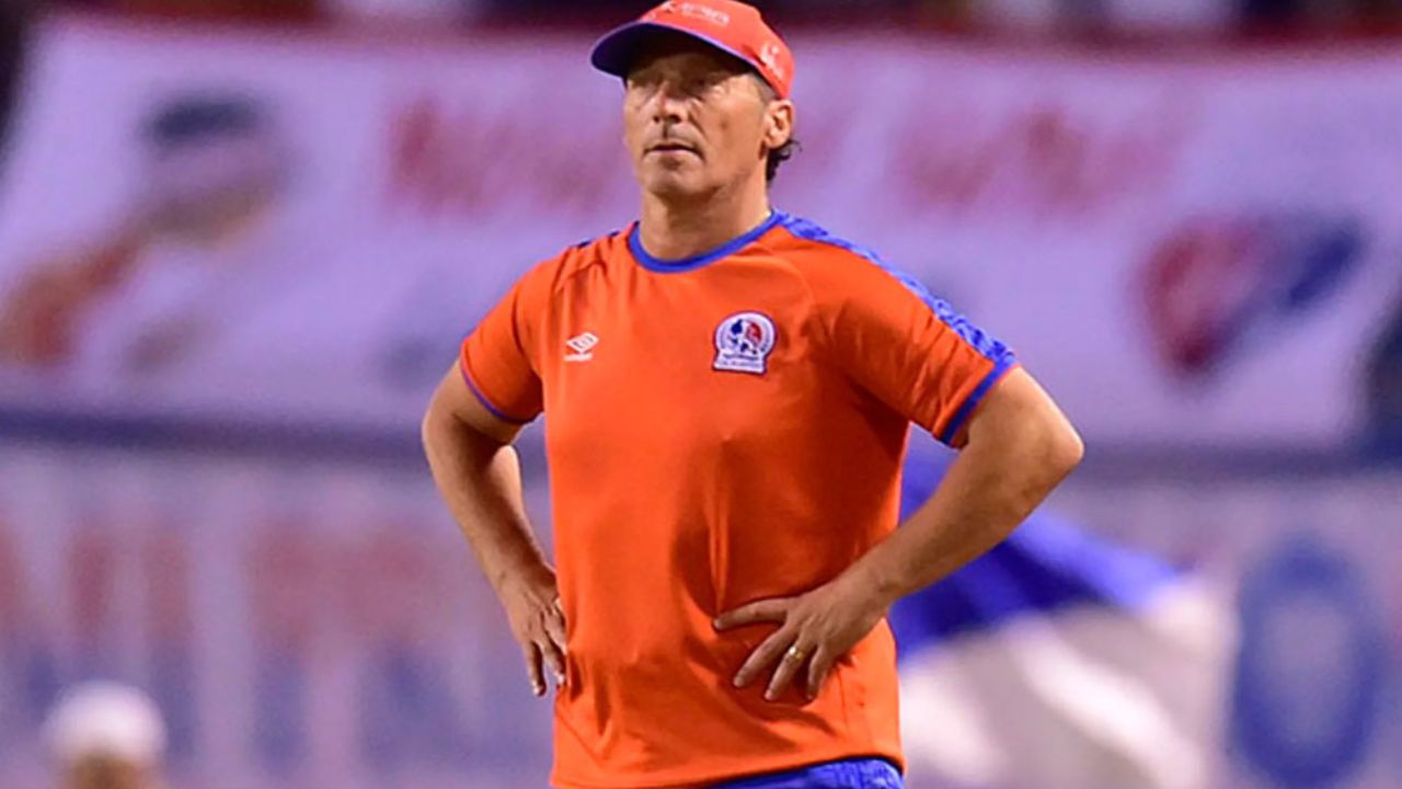 Pedro Troglio regresa al Olimpia