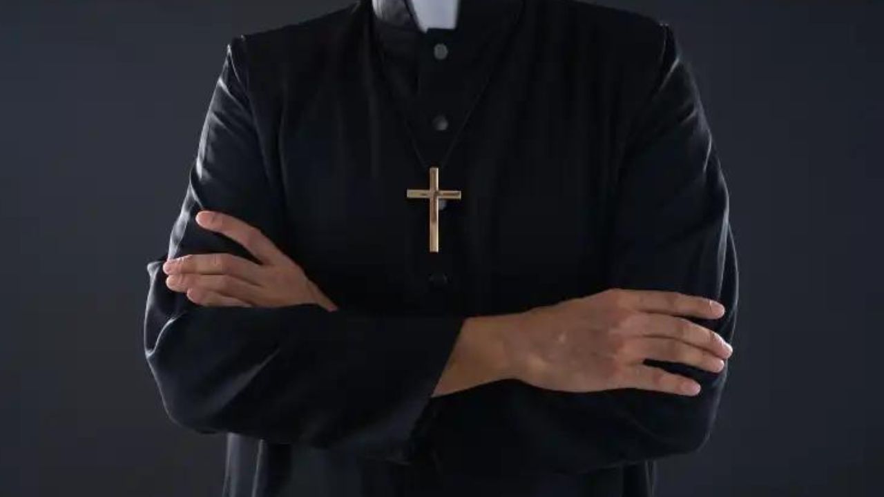 Sentencian a prisión a sacerdote por embriagar y agredir sexualmente a adolescente