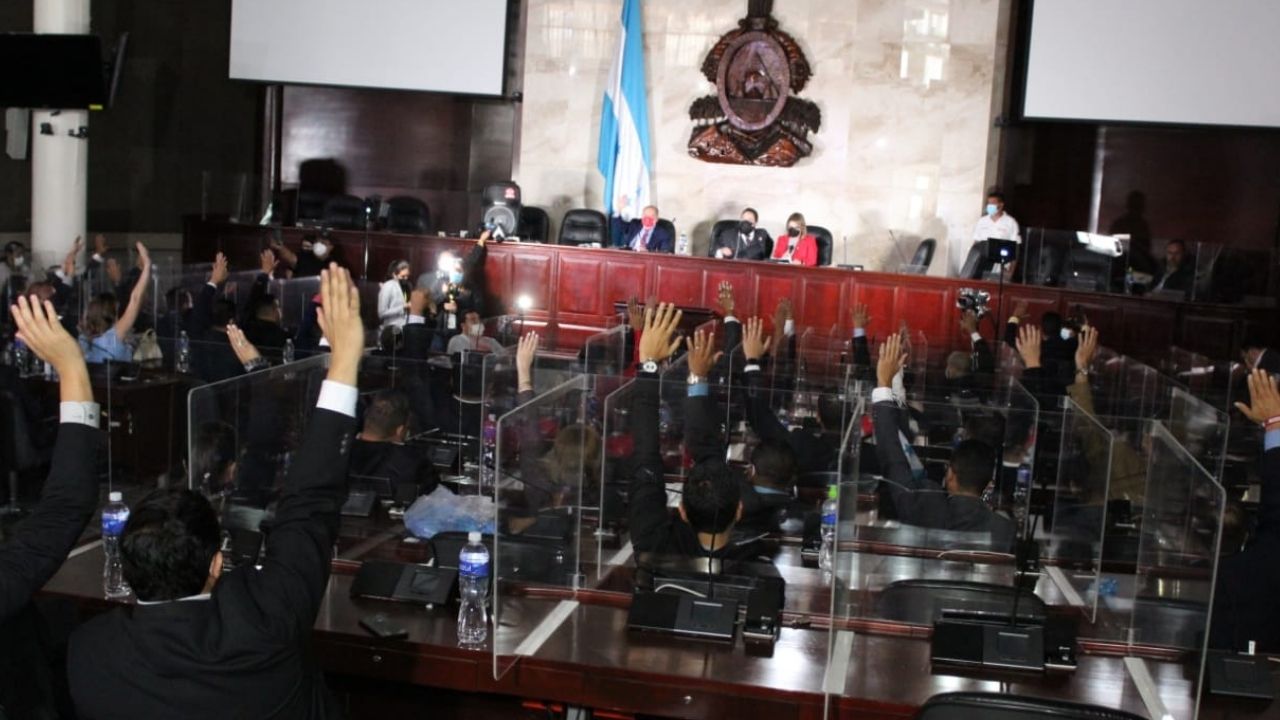 Editorial HRN: ¿Una Constituyente, para qué?