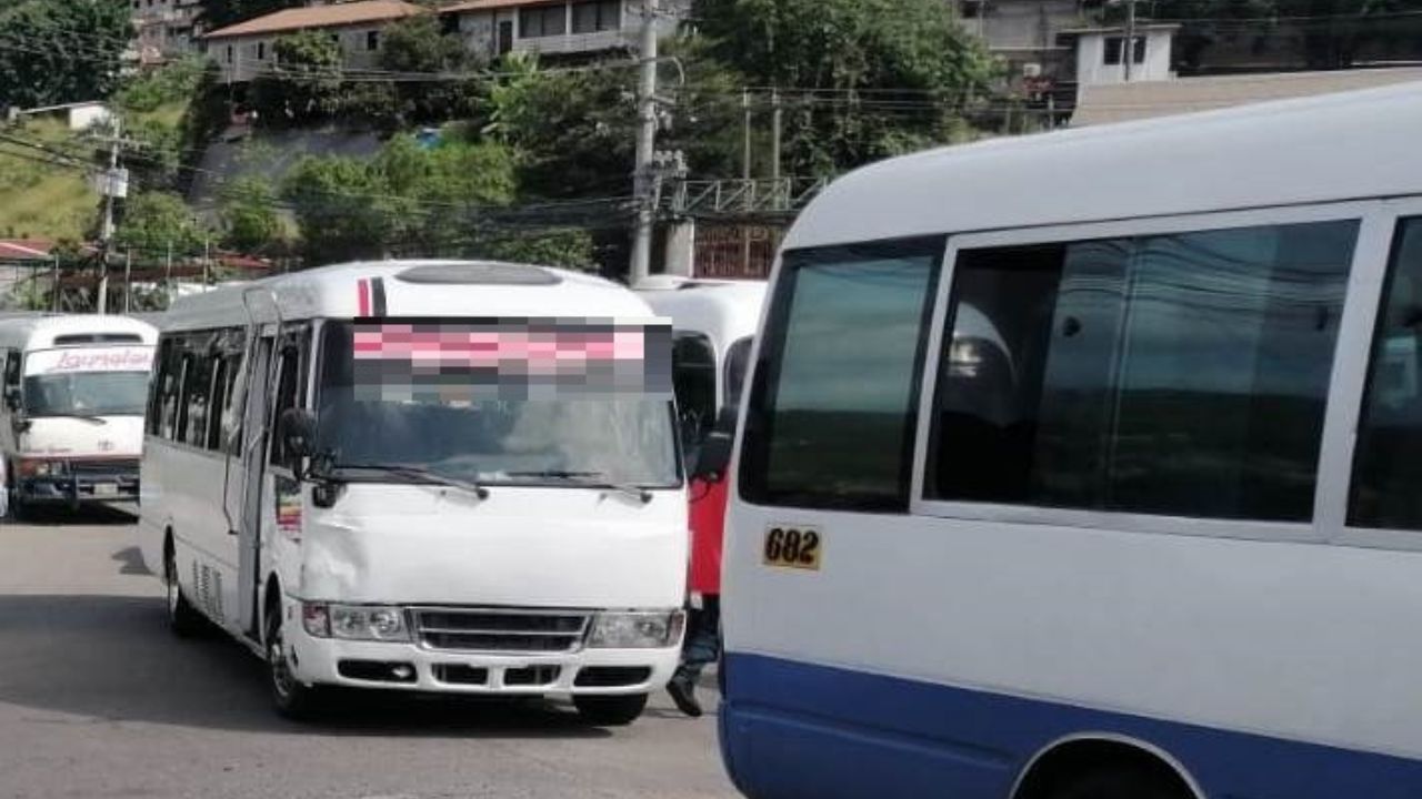 'Muchachos, envíen otro teléfono'; el angustioso llamado de conductor de bus a extorsionadores