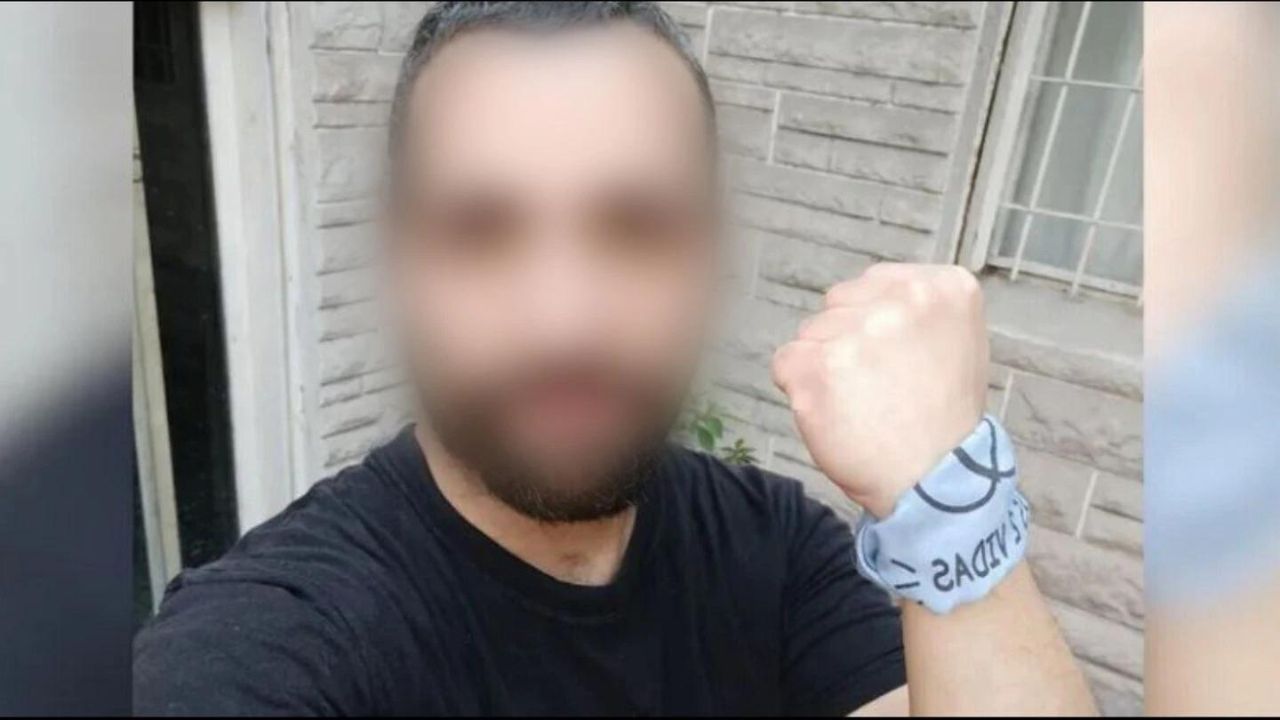 Acosaba a mujeres enviando fotos de sus genitales, pero no puede ser sentenciado por esta razón