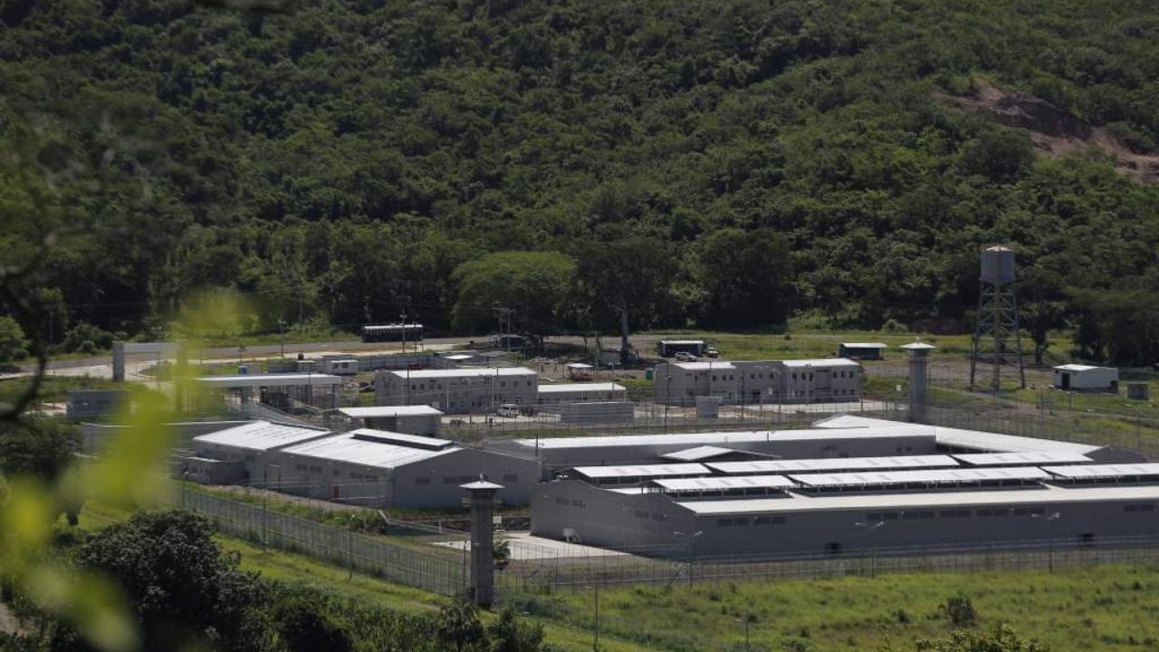 'En la mañana nos encontramos con los cuerpos': director de la cárcel El Pozo confirma 6 reclusos muertos