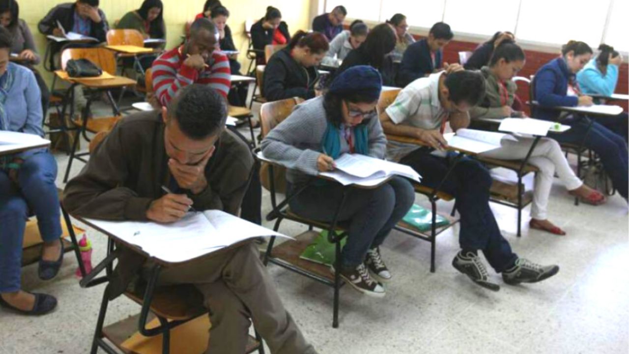 Educación lanza concurso de 15 mil plazas para docentes a nivel nacional