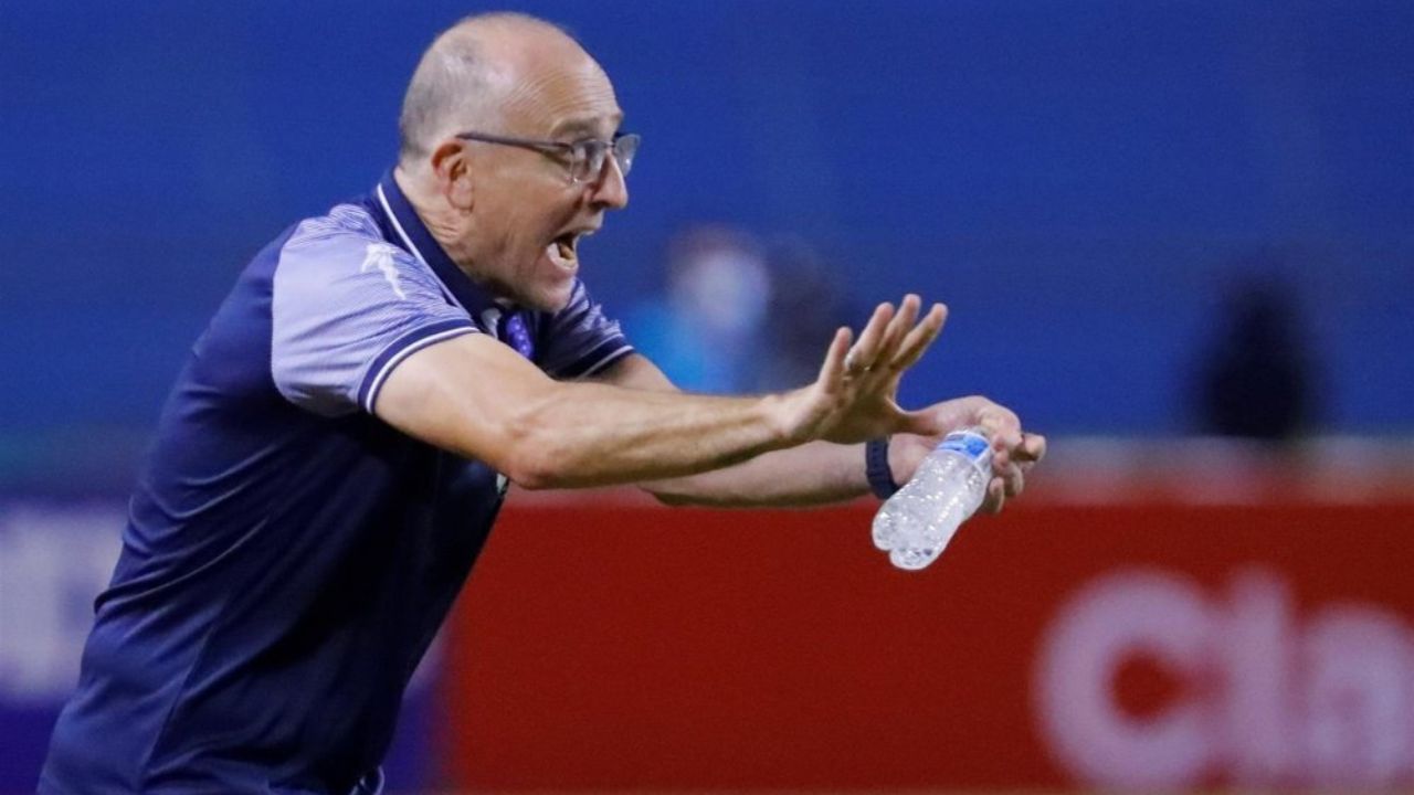Exentrenador de la Selección de Honduras, Fabián Coito, ficha con equipo de Centroamérica
