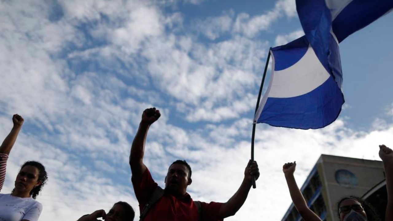Editorial HRN: Voces que alimentan crisis institucional y el juego de los políticos en Honduras