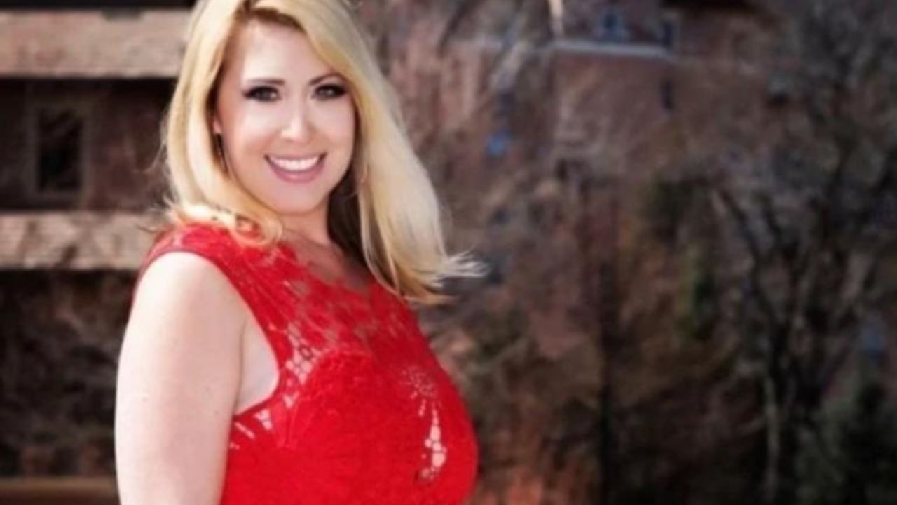 Profesora religiosa es furor en sitio para adultos; le pidió permiso a Dios y esta respuesta recibió