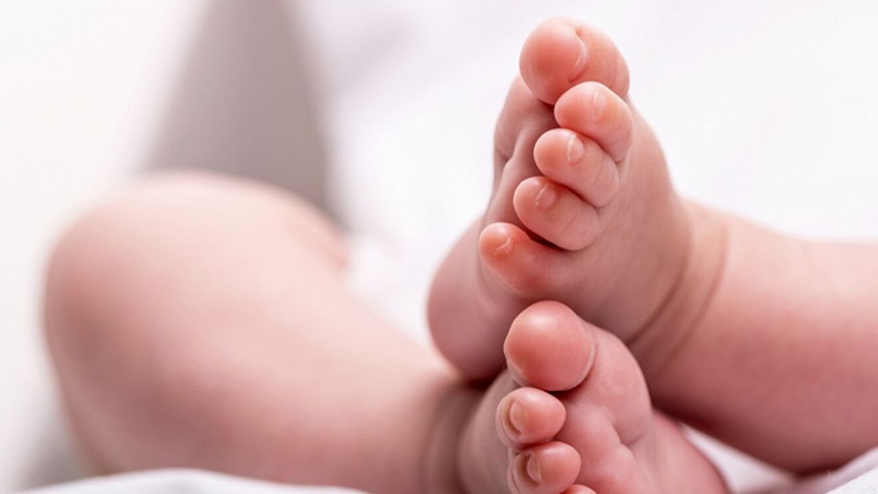 Niño de 19 meses consumió marihuana y cocaína en España y fue hospitalizado; estos síntomas presentó