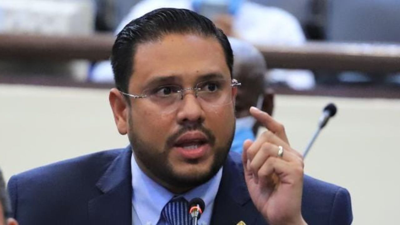 Estas medidas tendrá que cumplir el diputado Mauricio Rivera tras ser suspendido de su cargo