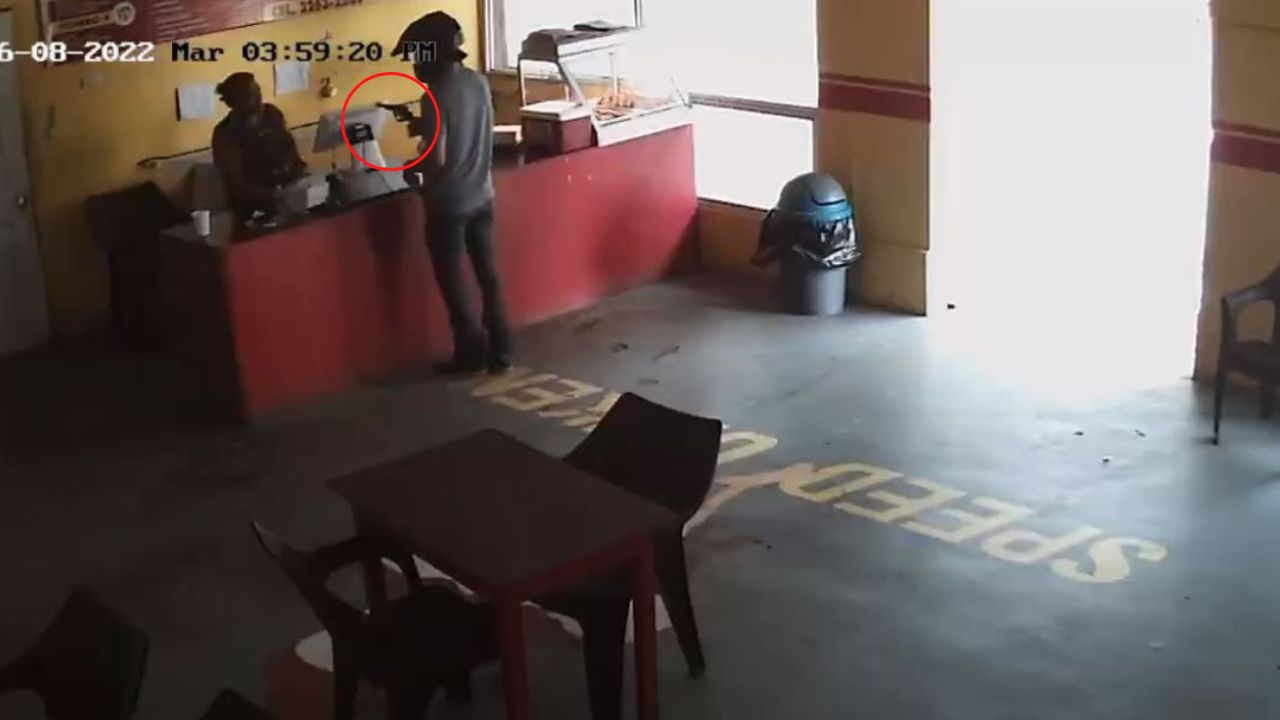 Hondureño roba negocio de pollos en menos de 50 segundos en Tocoa, Colón