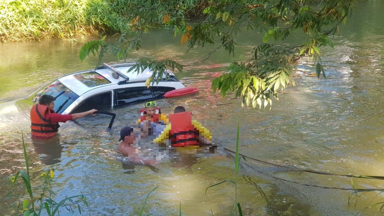 Hondureño murió ahogado en Santa Cruz de Yojoa: cayó al río con su carro y quedó atrapado