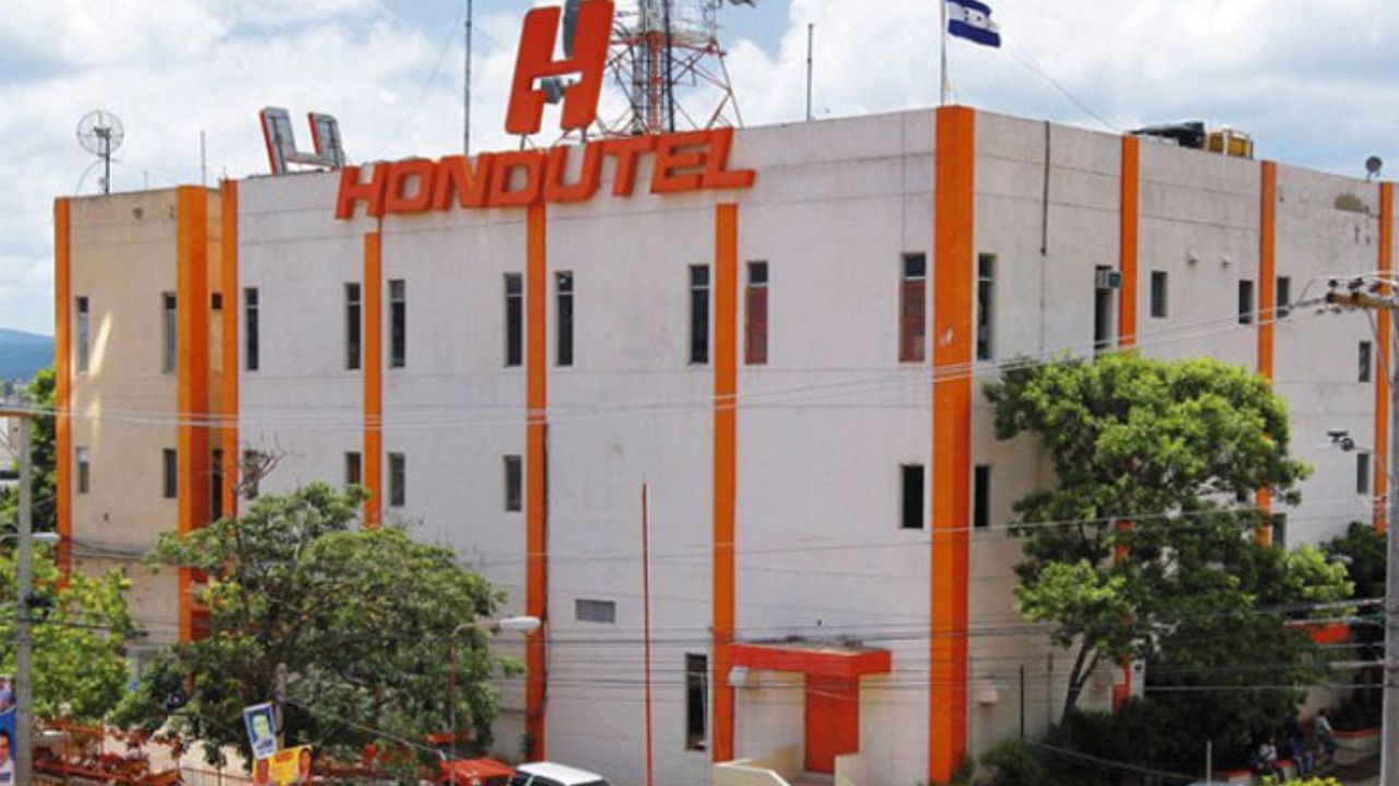 Hondutel, el vivo retrato: Contratos colectivos erosionan  finanzas de instituciones públicas