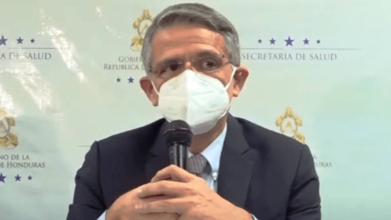 Ministro de Salud revela si contratarán a 86 médicos cubanos y cuánto podrían ganar