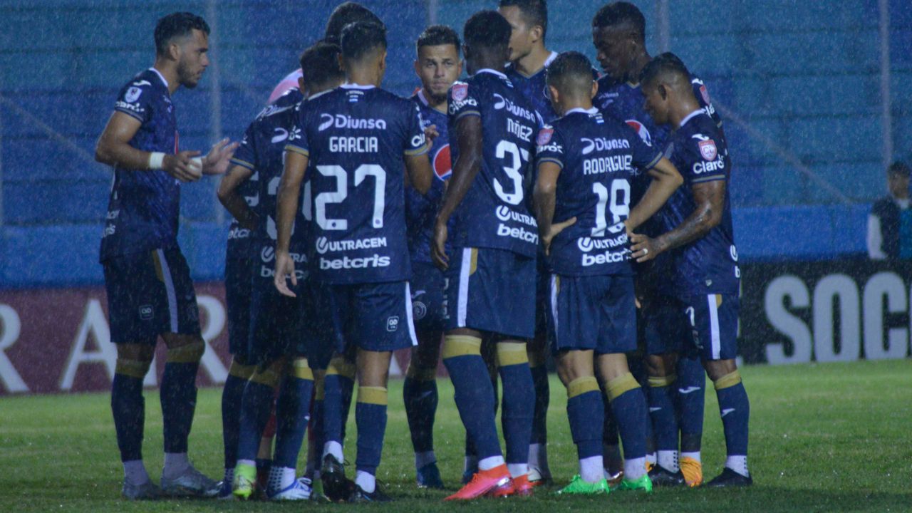 Motagua por liderato de Olimpia en clásico hondureño con técnicos argentinos