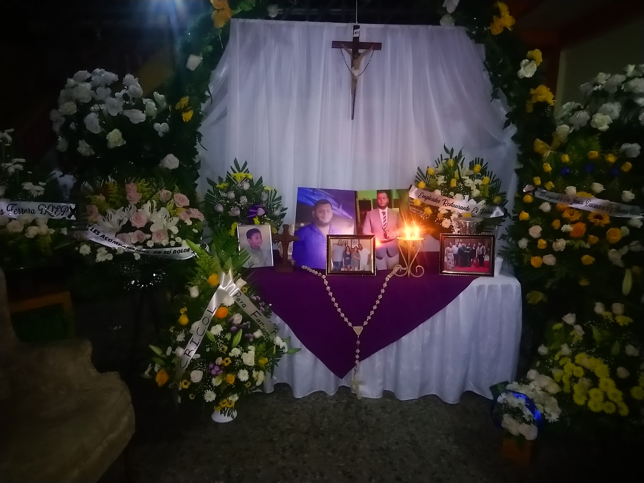 Dolor, llanto y una caravana de globos blancos: Imágenes del último adiós a bartender hondureño en Tocoa