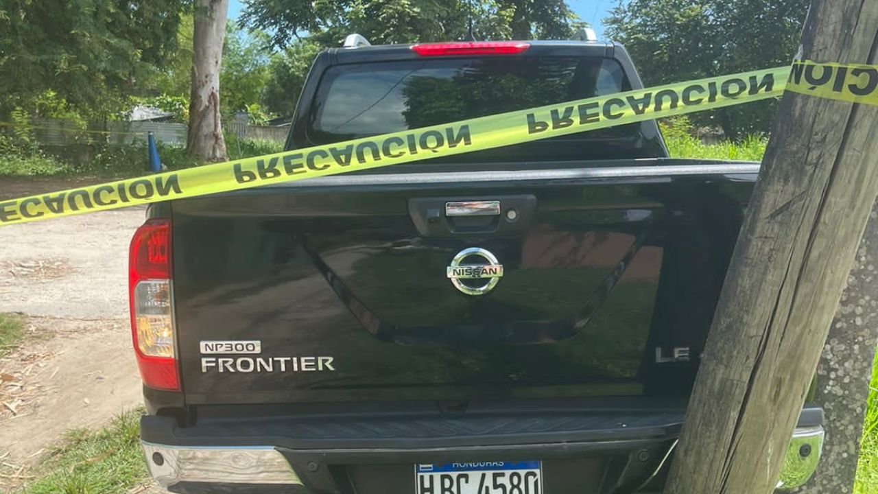 Sicarios con pasamontañas matan a pareja que viajaba en lujosa camioneta en SPS