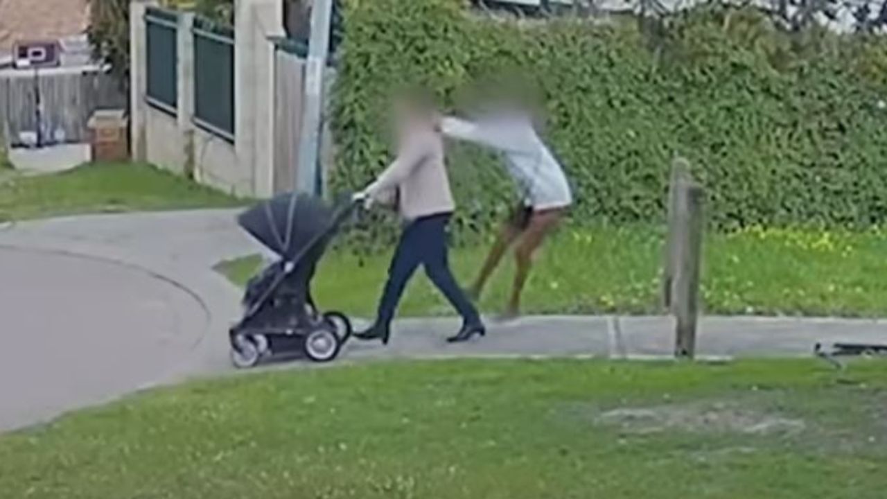 Adolescente golpea y arrastra a una mujer embarazada mientras paseaba a sus pequeños hijos