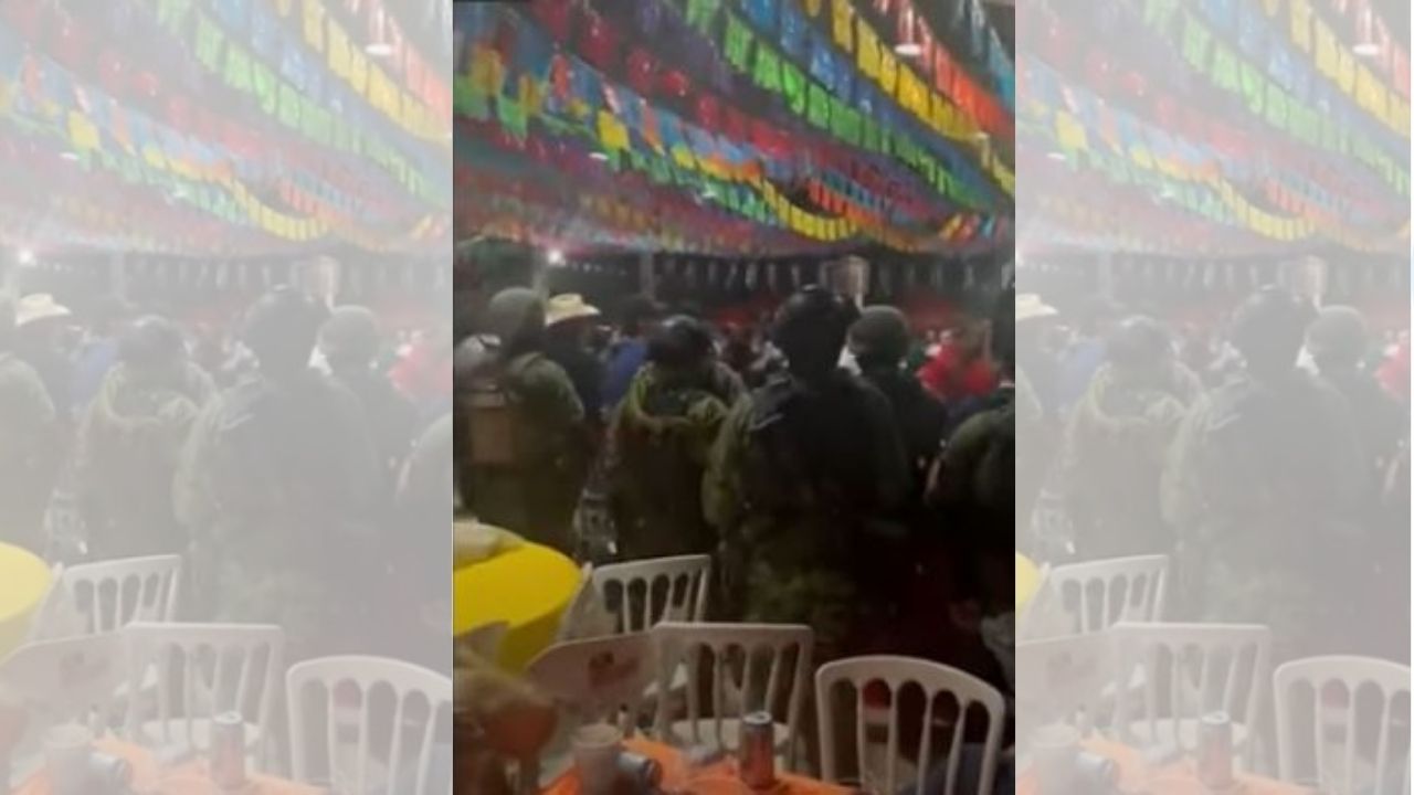 Mujeres, alcohol, armas y vestimenta del Ejército mexicano: Salen a la luz vídeos de las fiestas del Cártel de Sinaloa