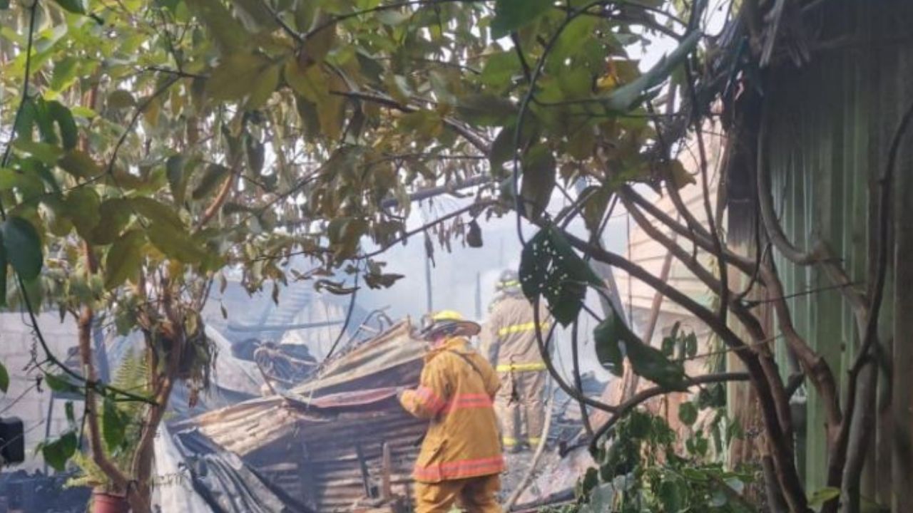 Cuatro viviendas fueron consumidas por un incendio en la colonia Andalucía de San Pedro Sula