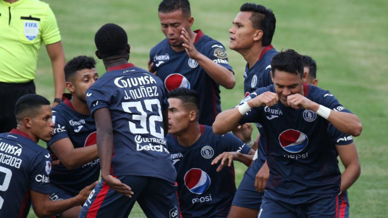 Motagua sigue líder y Olimpia gana el clásico a Marathón