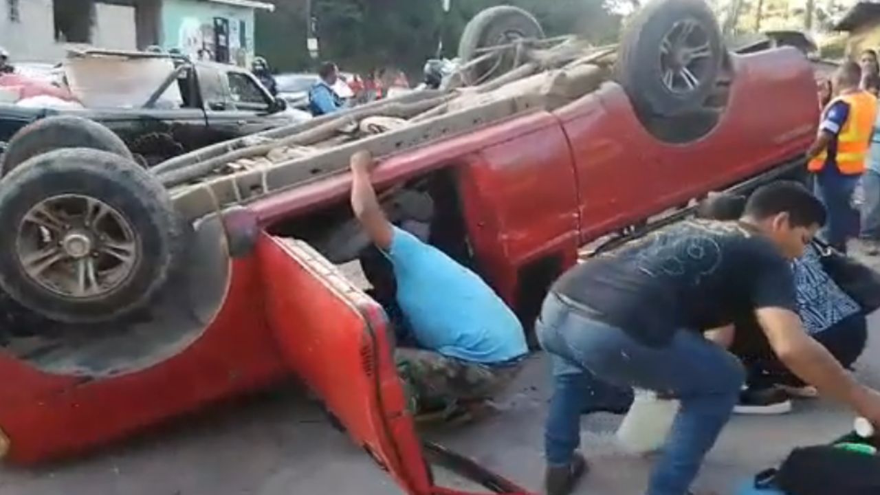Video: tres personas heridas deja accidente en el desvío de la colonia Los Pinos de Tegucigalpa