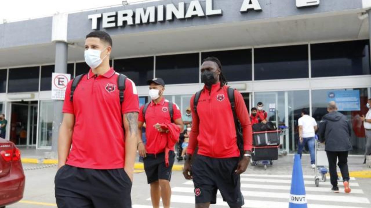 Alajuelense, con dos bajas, ya está en Honduras listo para semifinal de Concacaf ante Real España