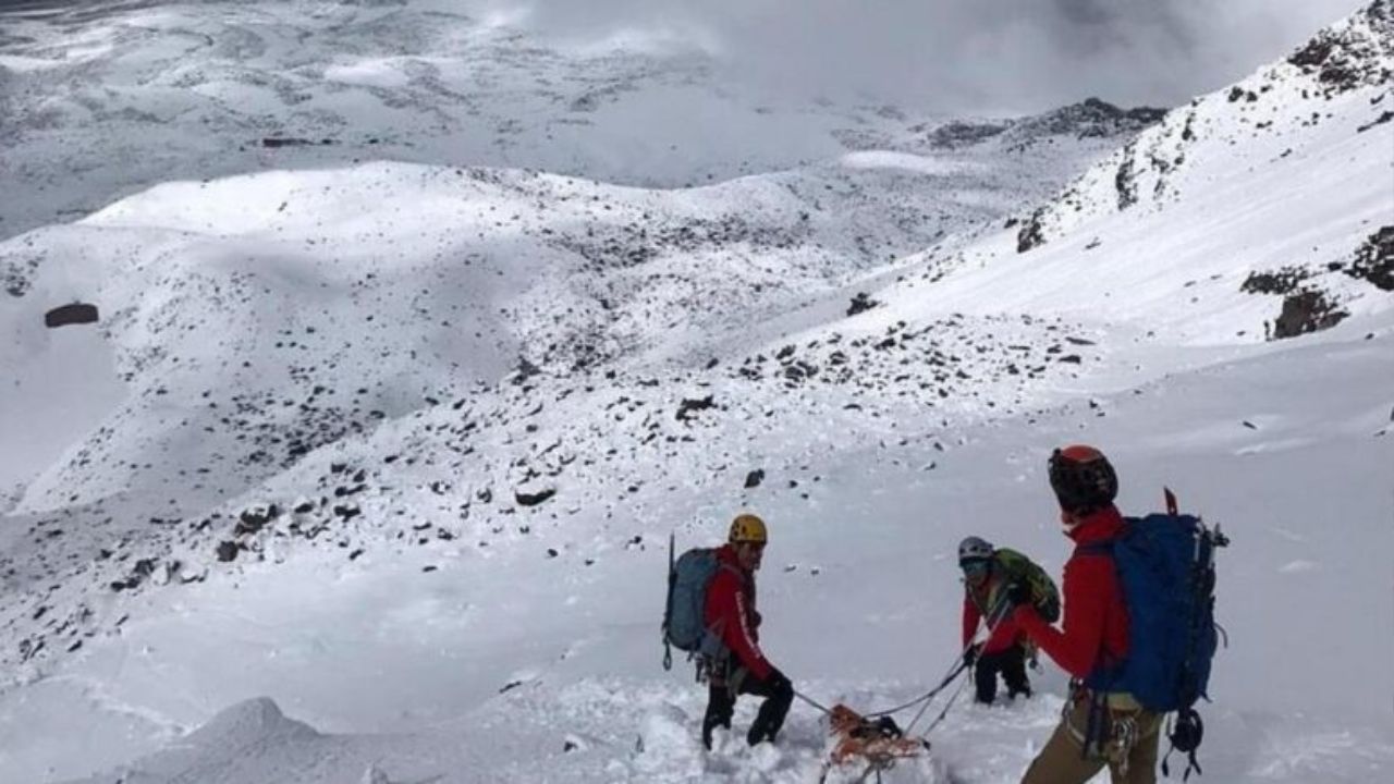 Mueren 19 personas por avalancha durante curso de montañismo en India