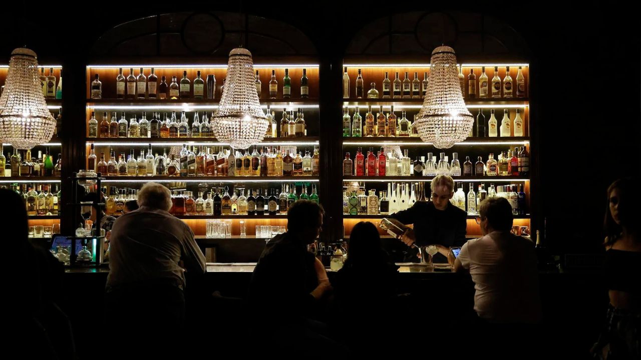 Publicaba imágenes homofóbicas en Twitter y mató a dos hombres en un bar gay