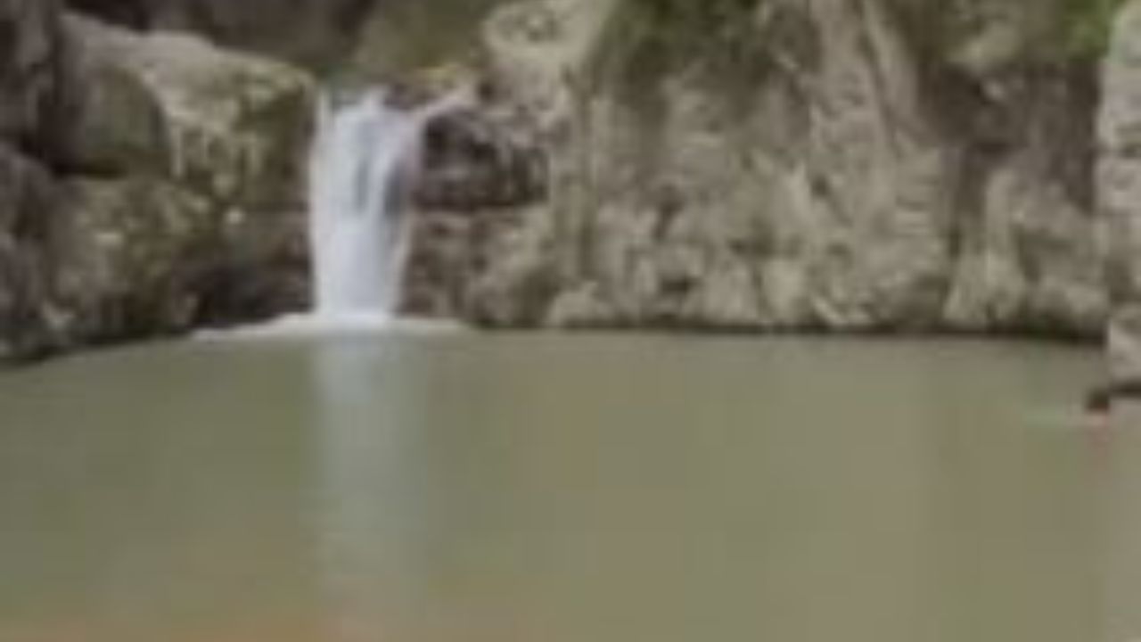 Hondureño muere ahogado por grabar un vídeo en una poza: su esposa miró todo